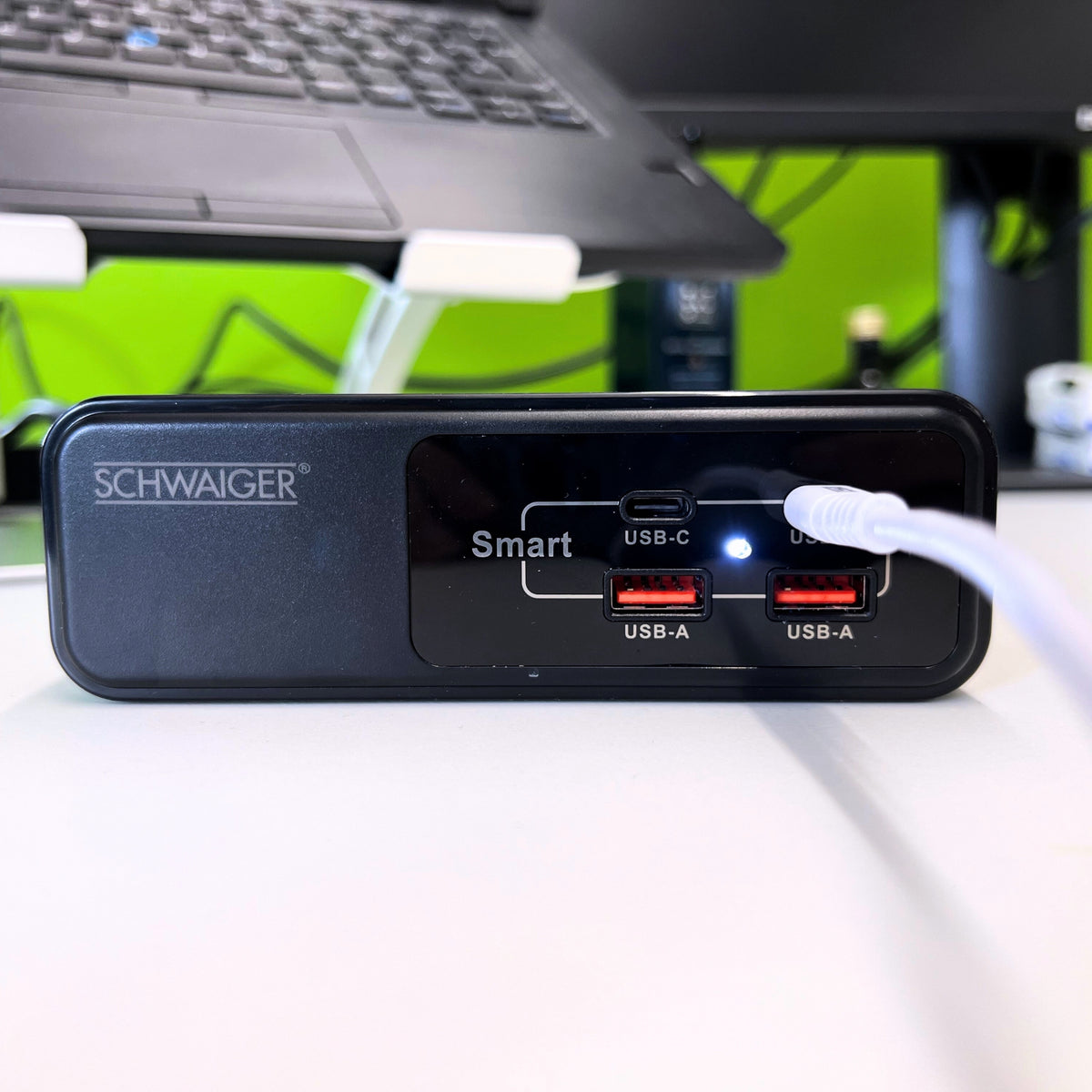 Power strip extension with USB-C & USB-A charger 83W