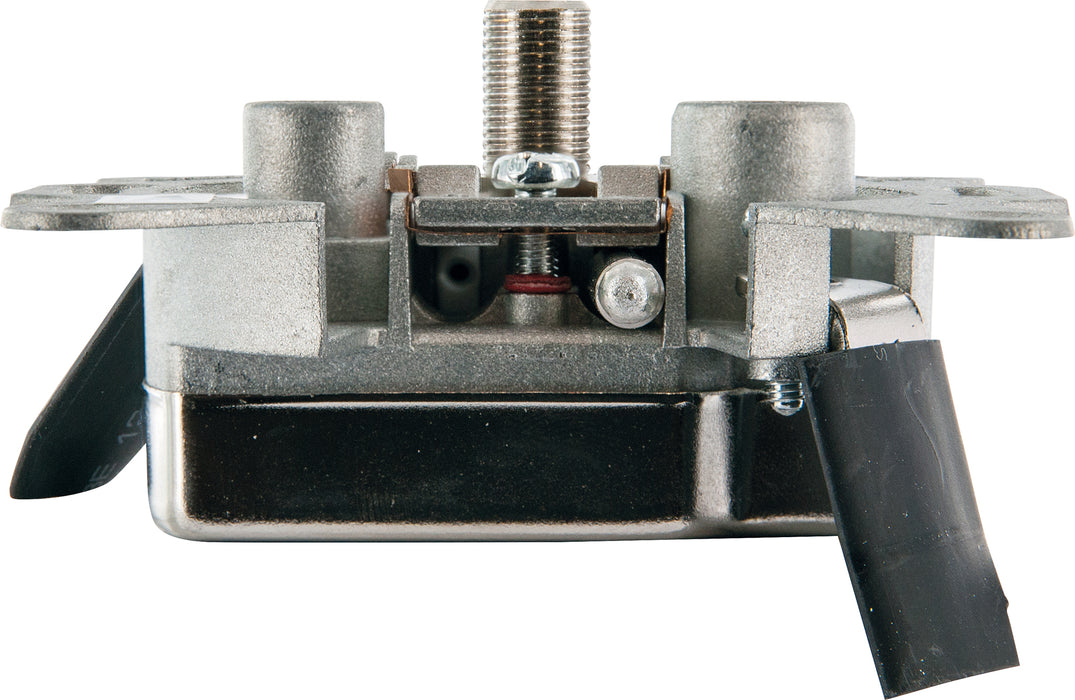 Multimedia through socket (8 dB)