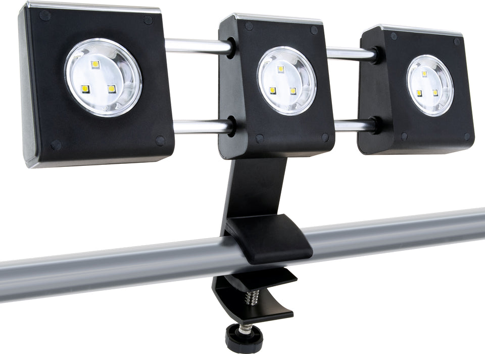 Grill-Leuchte mit beweglichen LED-Stahlern